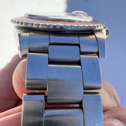 Rolex GMT-Master Pepsi All Original Unpolished All Correct - View 3
